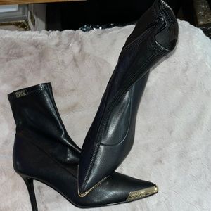 Versace Jeans Couture
metallic toe-cap detail 135mm boots